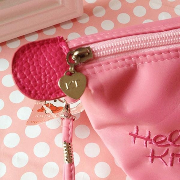 Brand New Saniro Hello Kitty Make-Up Comestic Toiletries Pouch Bag - Picture 4 of 5